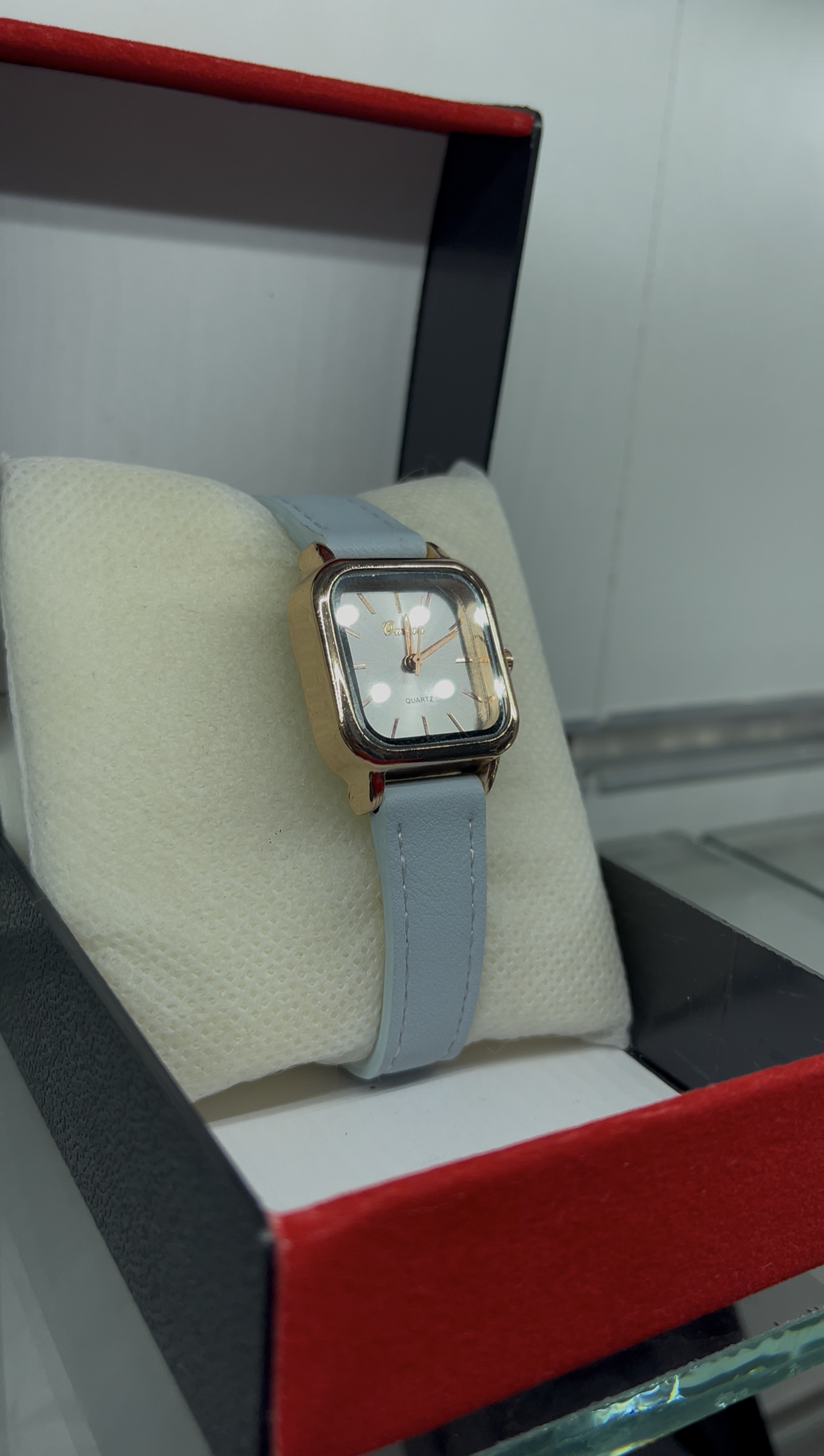 White montre - stainless